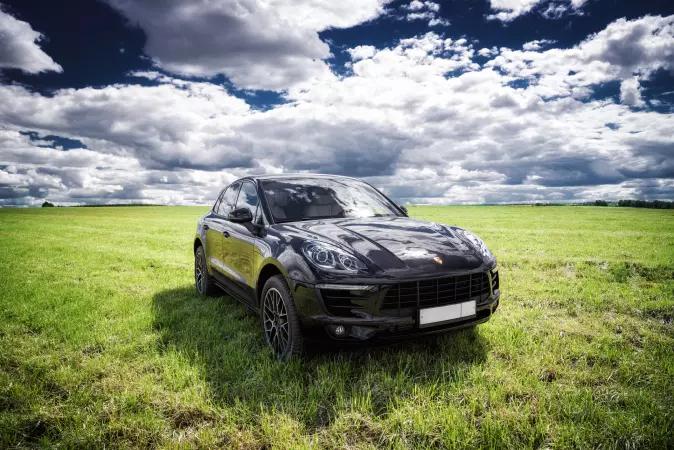 Старый Porsche Macan