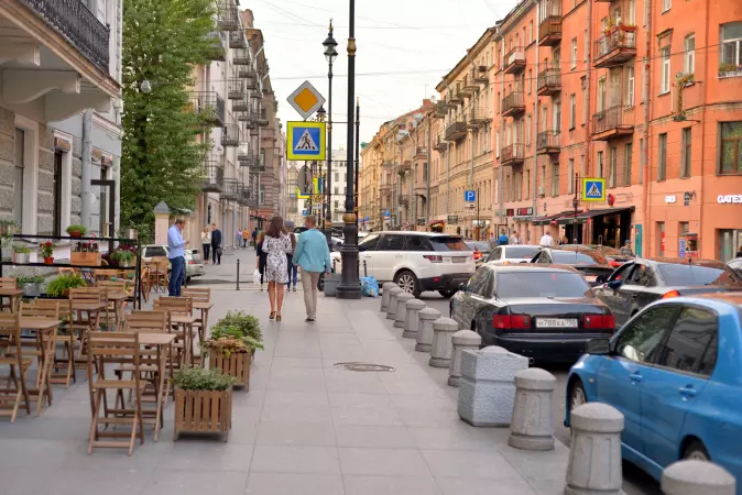 Улица Санкт-Петербурга