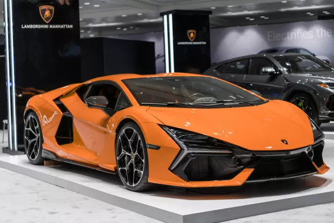 Lamborghini Revuelto