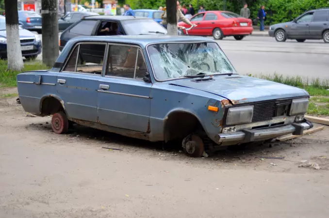Брошенная машина