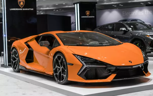 Lamborghini Revuelto