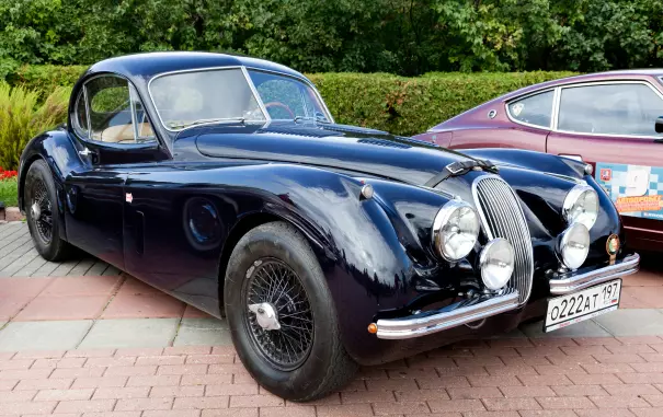 Машина с красивым номером