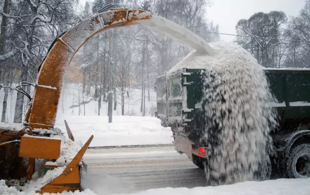 Чистка дороги от снега